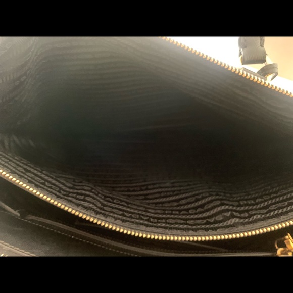 Prada Bag - Picture 7 of 8